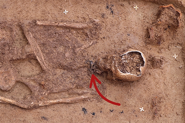 Grob gde je pronađen srebrni natpis iz Frankfurta